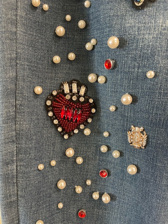 V Cristina Embellished Blue Jeans - Picture 5 of 10